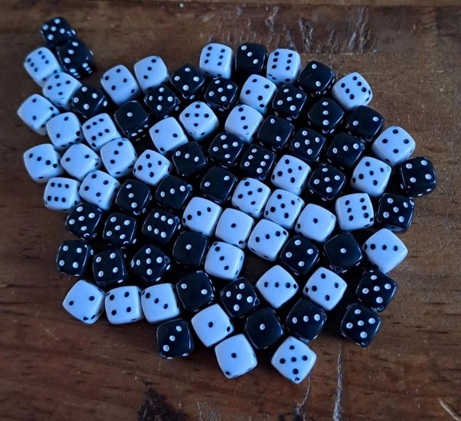 Conjunto de dados de acrílico preto/branco 80 peças – photo 2